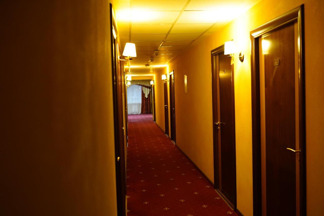 Amaks Vizit Hotel Gomel Exterior photo